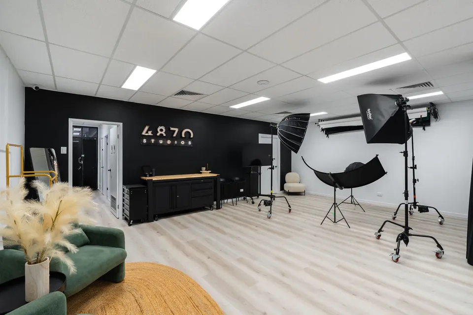 4870 content studio for photo and video